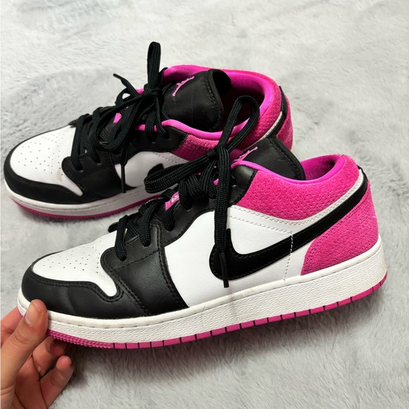 Jordan 1 low Nike shoes - Picture 3 of 7